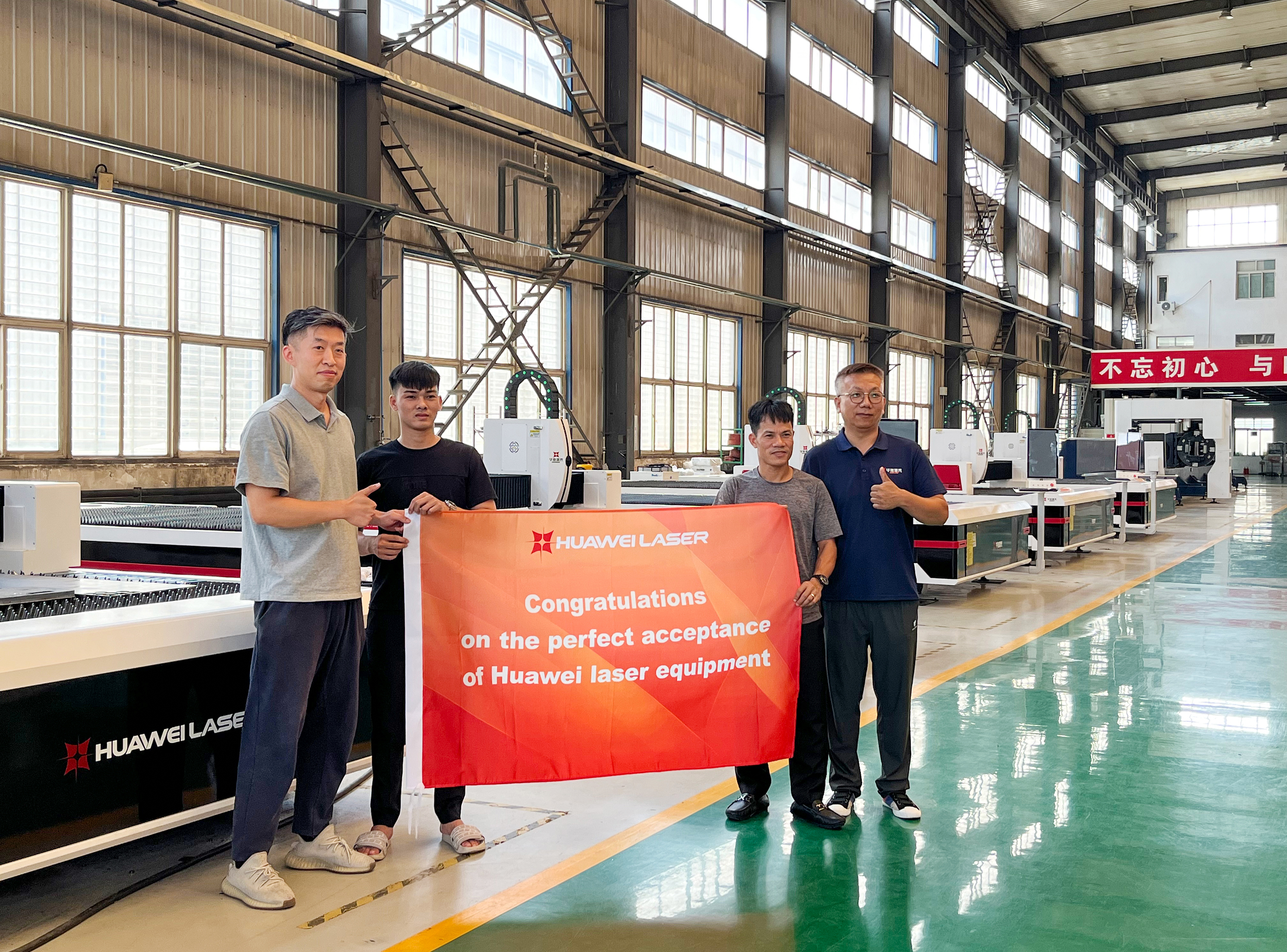 Giao hàng laser 6000W 6020 thành công cho Việt Nam